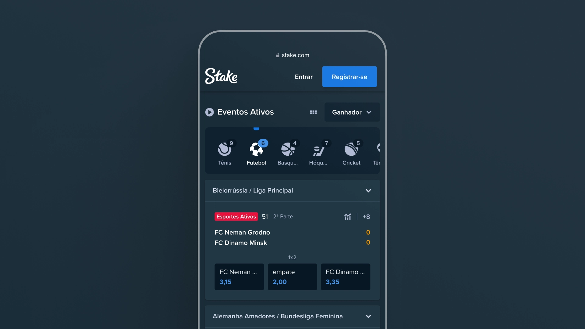 Imagem mostra celular aberto na página de apostas da Stake